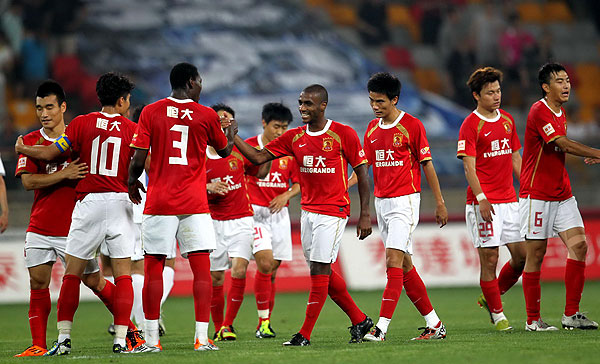 中超：武汉三镇主场1-0小胜上海申花（中超：武汉三镇主场1-0力克上海申花）